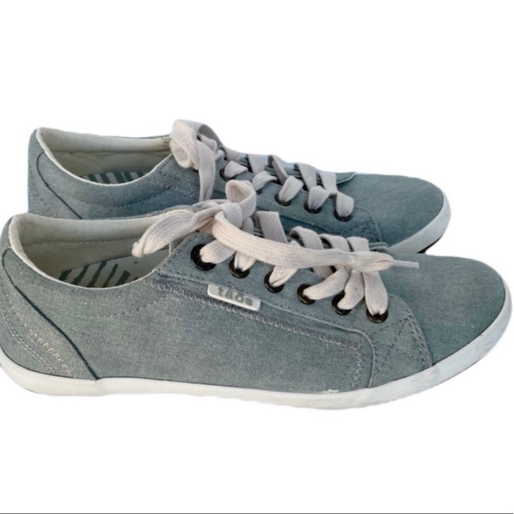Taos Light Green Canvas Star Sneakers EUC